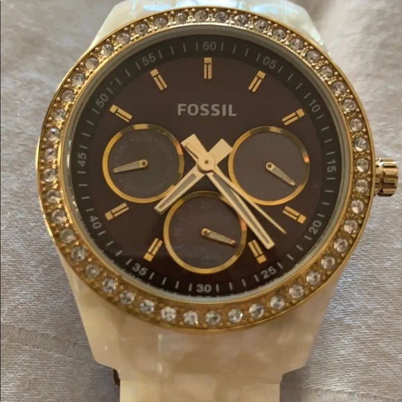 Fossil Women's Watch with Gold and Black Dial - Picture 5 of 5